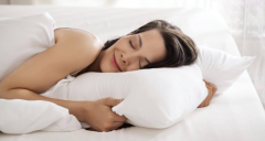 З подушкою чи без - який сон корисніший