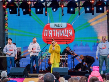 ФОТОЗВІТ МАСЛЯНОЇ З РАДІО П'ЯТНИЦЯ НА ВДНГ (ДЕНЬ 1)