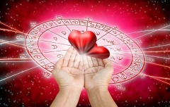 Астрологиня розповіда, які дні в 2024 році будуть найсприятливішими для пошуку кохання