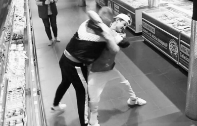 ЖЕНЯ КОТ СПАС ЖІНКУ ВІД ЗБРОЙНОГО НАПАДУ