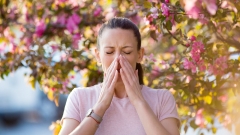 Поіноз, застуду чи COVID-19 – повний список симптомів, який допоможе розрізняти три захворювання