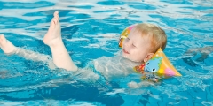 Правила безпеки дитини у воді: експерти назвали особливо небезпечні засоби для плавання