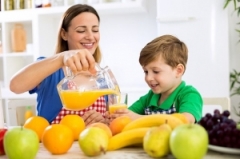 Вчені назвали напій, який формує у дітей корисні харчові звички