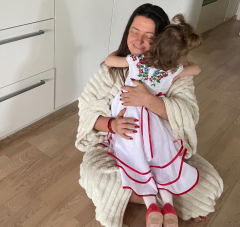 В день вишиванки: Могилевська показала, як збирала  молодшу донечку у садочок