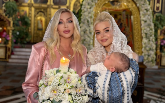Ірина Білик стала кумою Аліни Гросу: співачка похрестила сина