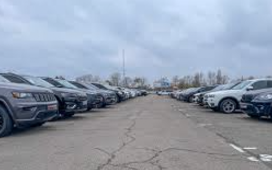 Авто для міського ритму: де сьогодні зручно шукати пропозиції від приватних продавців і дилерів