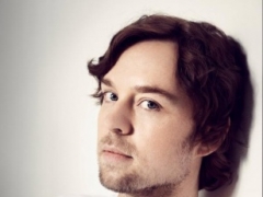 DARREN HAYES