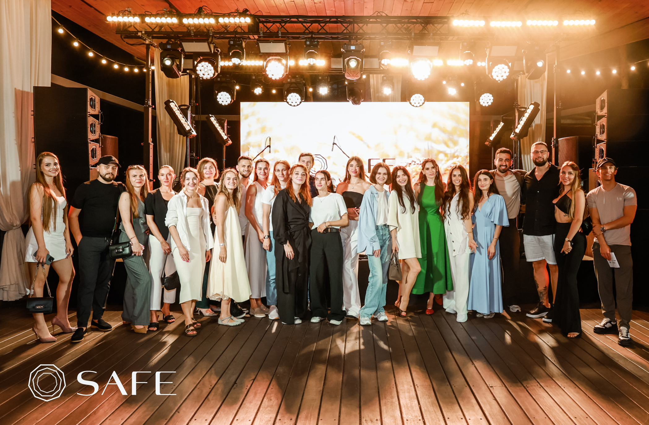 300 ТИСЯЧ ГРИВЕНЬ ЗА ЛОТ З ПІДПИСОМ ПОДРУЖЖЯ ЗЕЛЕНСЬКИХ - У КИЄВІ ПРОЙШОВ БЛАГОДІЙНИЙ ЗАХІД 3 6884b395ecaee Snimok ekrana 2025 07 26 v 135304